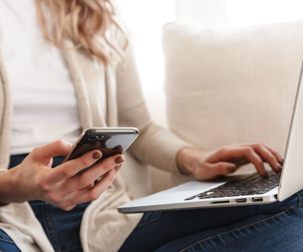 Online munkaidő-nyilvántartás és bérszámfejtés